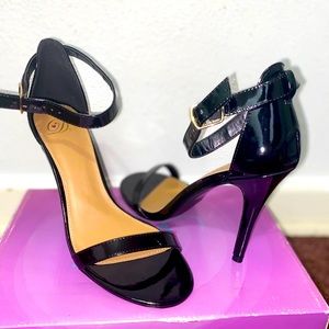 Black Stiletto Heel